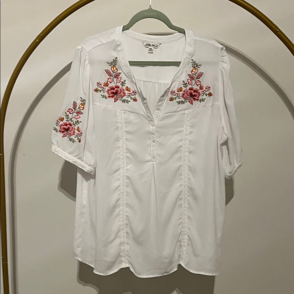 The Pioneer Woman White Blouse with Pink Floral Embroidery